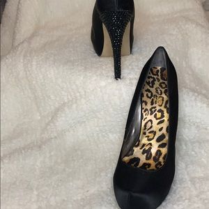 Shoe dazzle jeweled heels